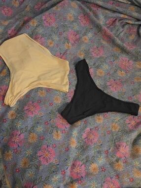 SKIMS Black and Beige Seamless Thong Panties